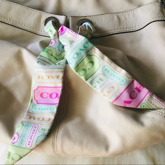 Coach Ivory leather Hobo bag - Picture 9 of 14